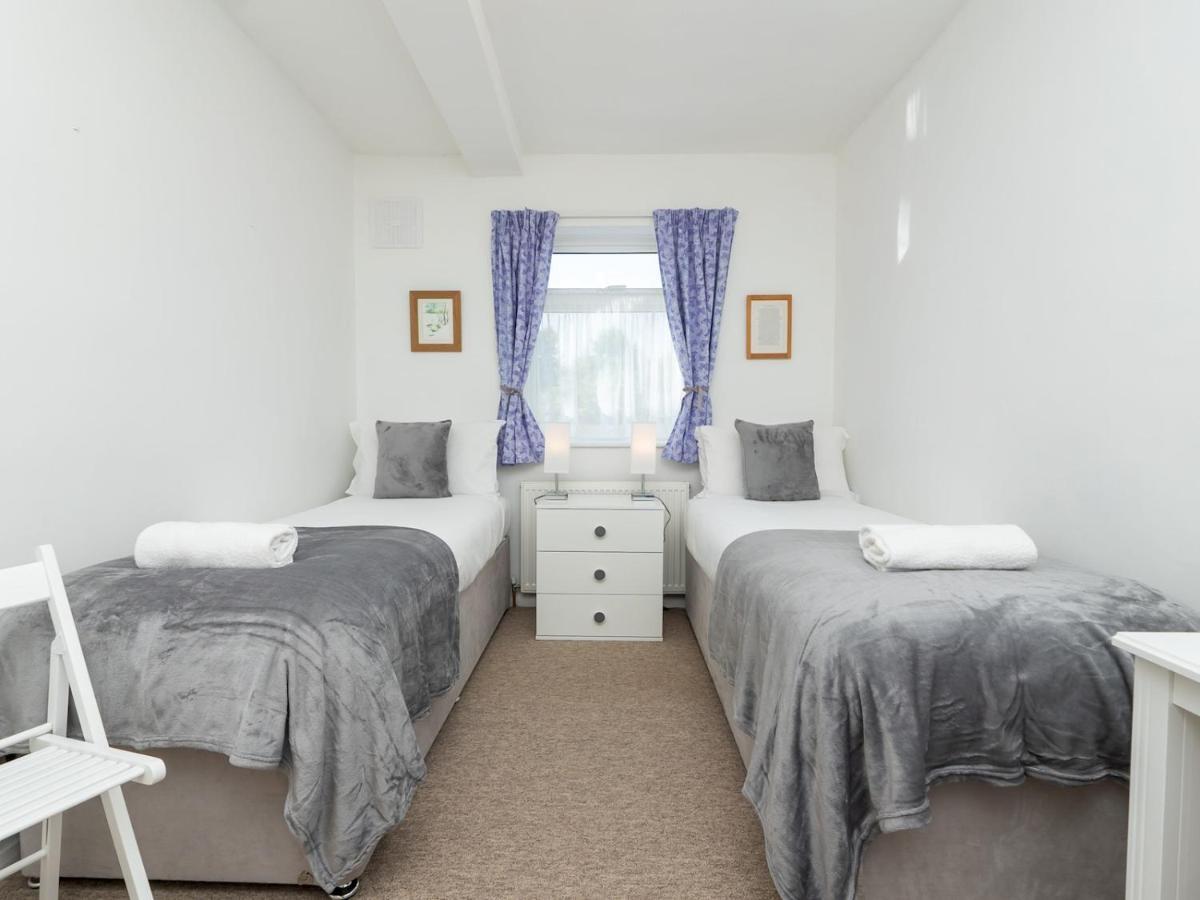 Pass The Keys Spacious Family Home With Parking Bath Extérieur photo