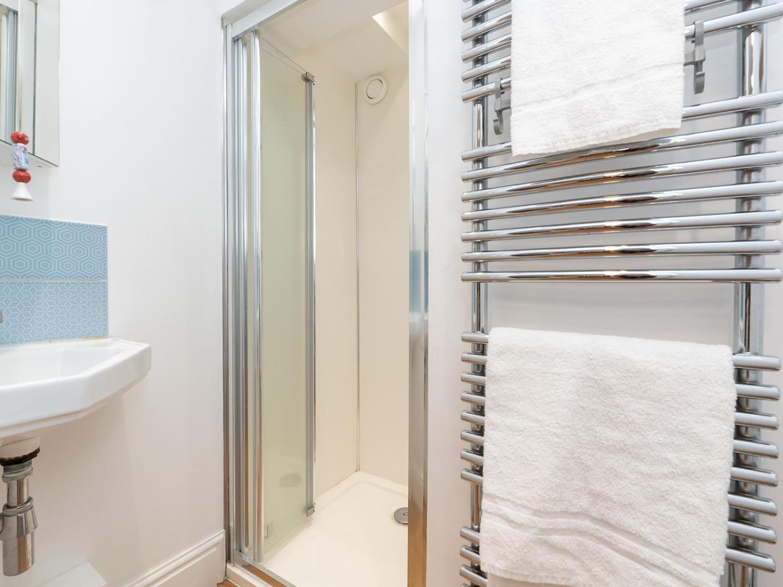 Pass The Keys Spacious Family Home With Parking Bath Extérieur photo