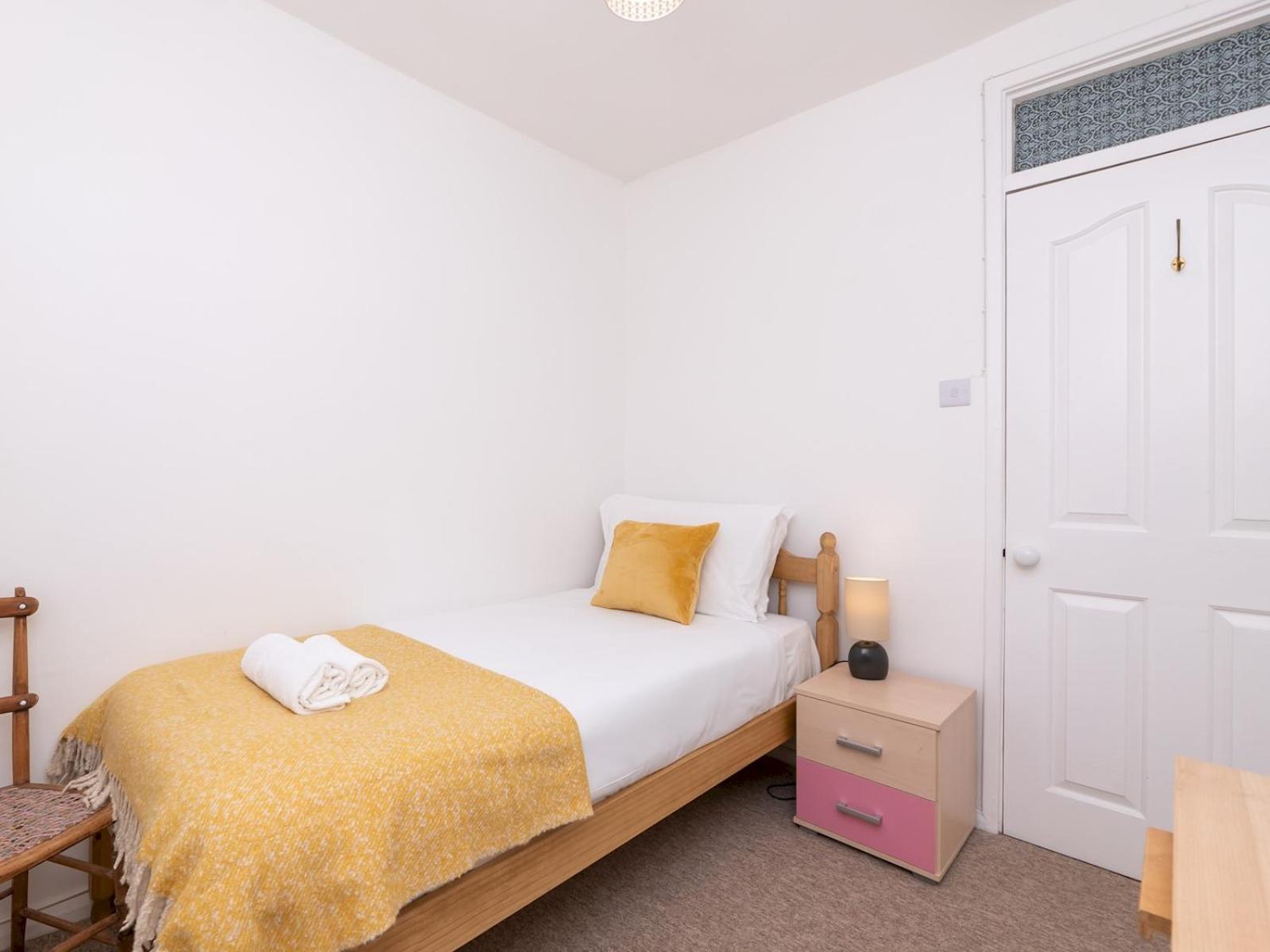 Pass The Keys Spacious Family Home With Parking Bath Extérieur photo