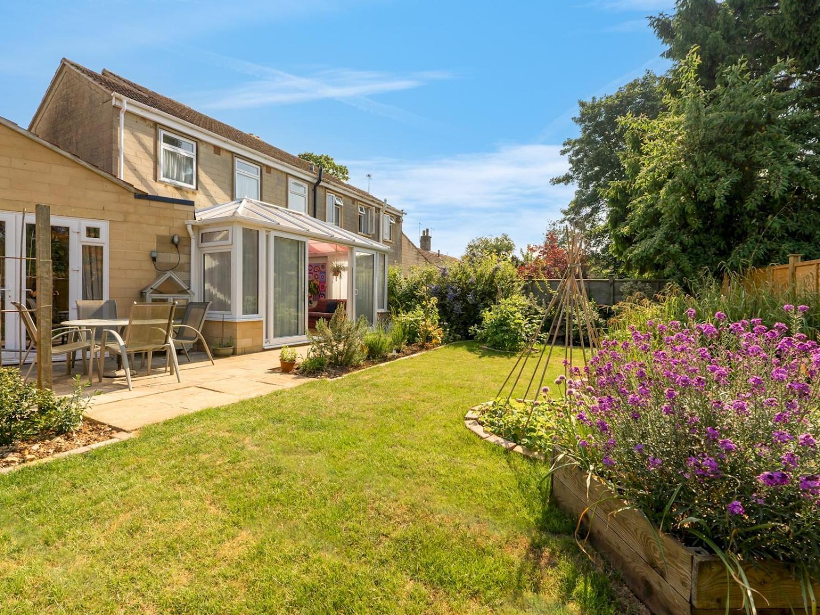Pass The Keys Spacious Family Home With Parking Bath Extérieur photo